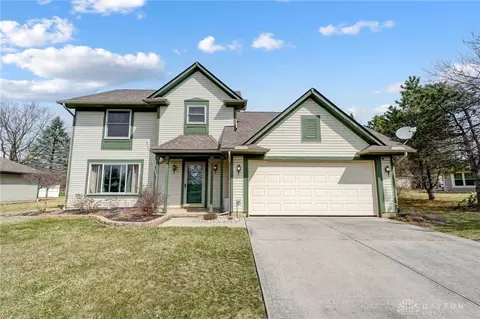 902 Sunset Dr, Englewood, OH 45322