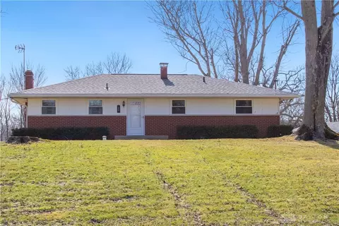 3215 Eaton Gettysburg Rd, Eaton, OH 45320