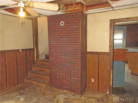 Living - 803 Warder St, Springfield, OH 45503 photo 3 of 3