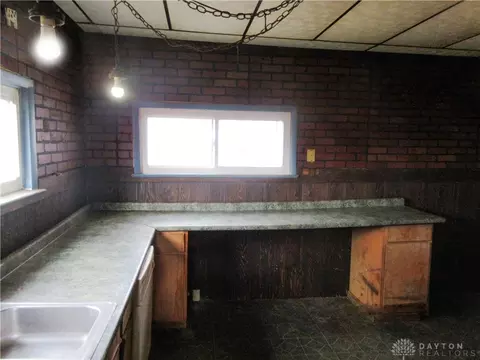 Kitchen - 803 Warder St, Springfield, OH 45503 photo 2 of 3