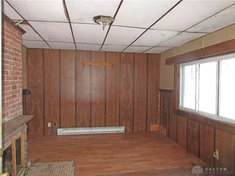 Living - 803 Warder St, Springfield, OH 45503 photo 1 of 3