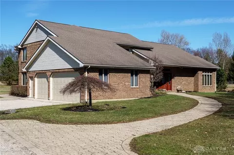 13911 Little Richmond Rd, Brookville, OH 45309