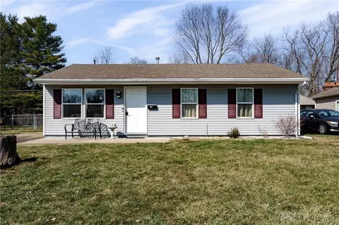 1304 Kylemore Dr, Xenia, OH 45385