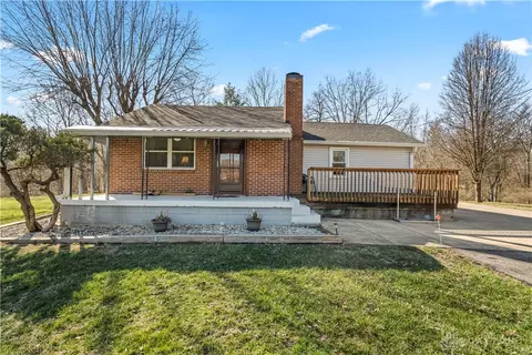 8341 Sagraves Dr, Vandalia, OH 45377