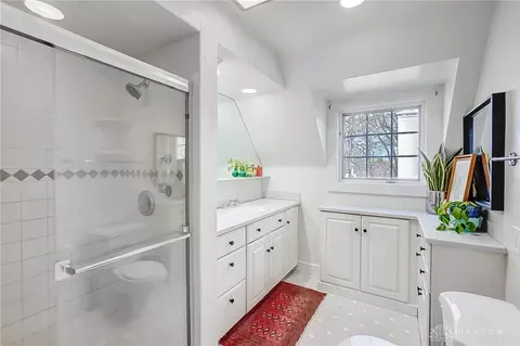 Bath - 439 Glenridge Rd, Kettering, OH 45429 photo 3 of 7