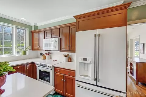 Kitchen - 439 Glenridge Rd, Kettering, OH 45429 photo 4 of 5
