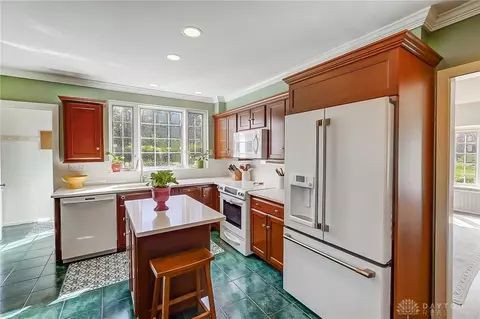 Kitchen - 439 Glenridge Rd, Kettering, OH 45429 photo 1 of 5