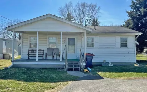 903 Garbry Rd, Piqua, OH 45356