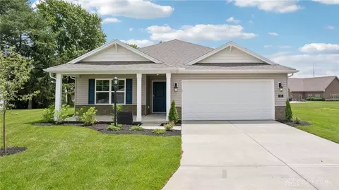 121 Arlington Dr, Eaton, OH 45320