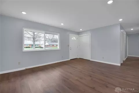 Living - 683 Tyson Ave, Dayton, OH 45417 photo 2 of 4