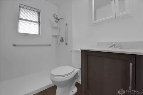 Bath - 683 Tyson Ave, Dayton, OH 45417 photo 1 of 1