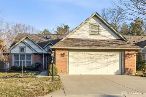 12 Hathaway Commons Dr, Lebanon, OH 45036