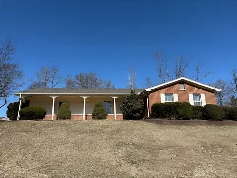 201 Winding Ridge Dr, Dayton, OH 45415