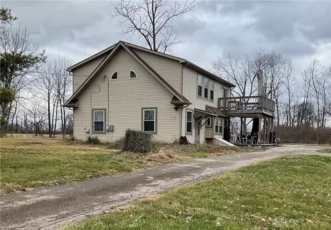 5741 Salem Bend Dr, Dayton, OH 45426
