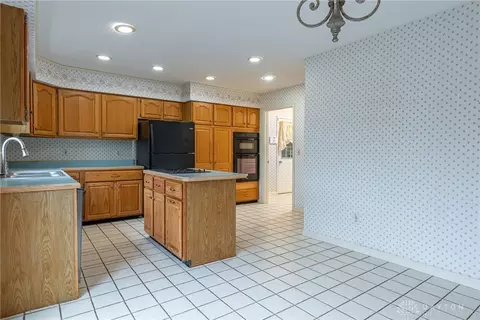 4285 Autumn Creek Dr, Springfield, OH 45504 photo 13