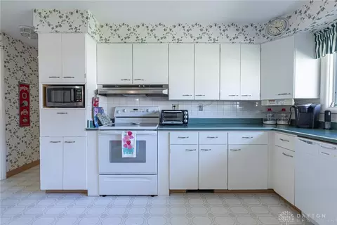Kitchen - 238 Marchester Dr, Kettering, OH 45429 photo 1 of 5