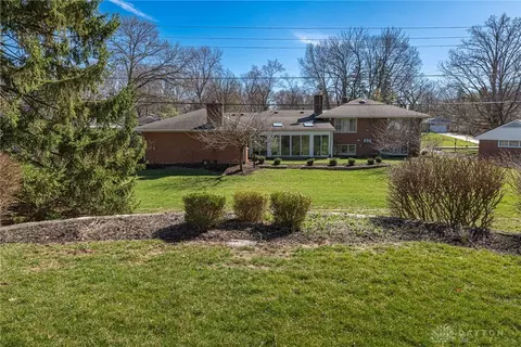 Exterior - 238 Marchester Dr, Kettering, OH 45429 photo 5 of 7