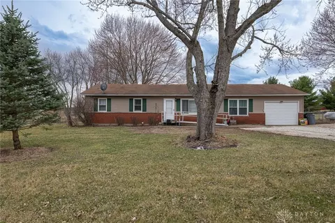 3884 Melody Ln, Urbana, OH 43078