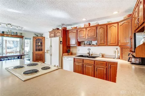 515 W Possum Rd, Springfield, OH 45506 photo 11
