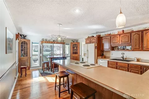 515 W Possum Rd, Springfield, OH 45506 photo 8
