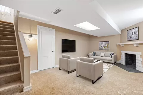 Living - 141 Napoleon Dr, Kettering, OH 45429 photo 9 of 11