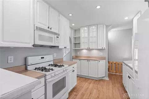 Kitchen - 141 Napoleon Dr, Kettering, OH 45429 photo 1 of 3