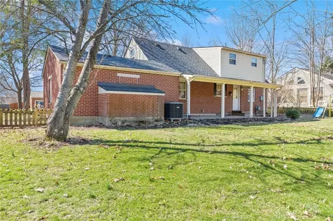 Exterior - 141 Napoleon Dr, Kettering, OH 45429 photo 7 of 9