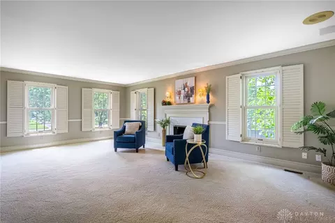 Living - 533 Lockerbie Ln, Kettering, OH 45429 photo 1 of 8