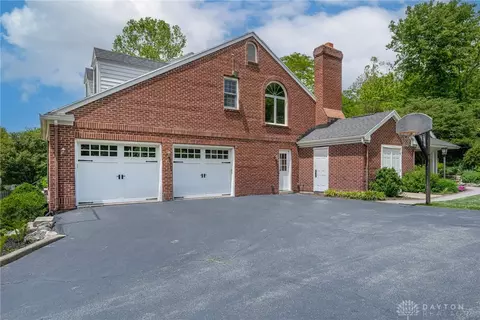Exterior - 533 Lockerbie Ln, Kettering, OH 45429 photo 6 of 16