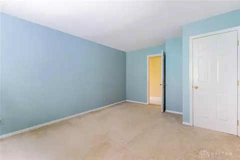 Bedroom - 533 Lockerbie Ln, Kettering, OH 45429 photo 5 of 12