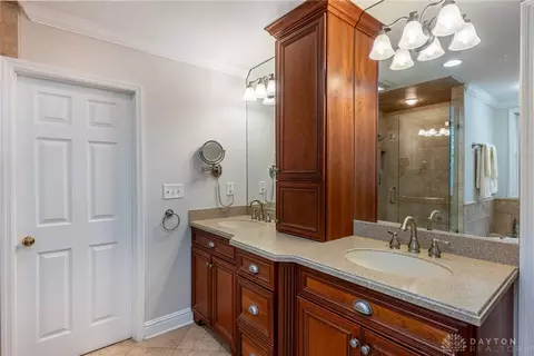 Bath - 533 Lockerbie Ln, Kettering, OH 45429 photo 3 of 8