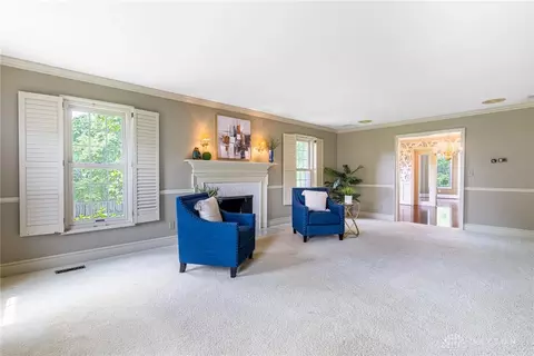 Living - 533 Lockerbie Ln, Kettering, OH 45429 photo 2 of 8