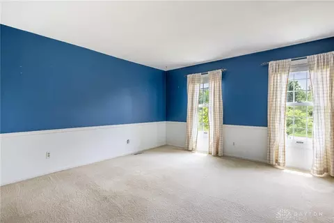 Bedroom - 533 Lockerbie Ln, Kettering, OH 45429 photo 7 of 12
