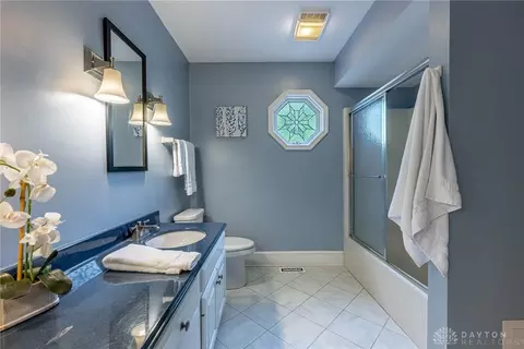 Bath - 533 Lockerbie Ln, Kettering, OH 45429 photo 5 of 8