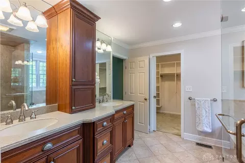 Bath - 533 Lockerbie Ln, Kettering, OH 45429 photo 4 of 8