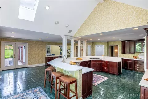 Kitchen - 533 Lockerbie Ln, Kettering, OH 45429 photo 2 of 5