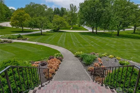 Exterior - 533 Lockerbie Ln, Kettering, OH 45429 photo 5 of 16