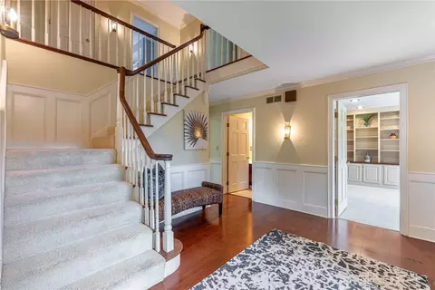 Entry Way - 533 Lockerbie Ln, Kettering, OH 45429 photo 3 of 5
