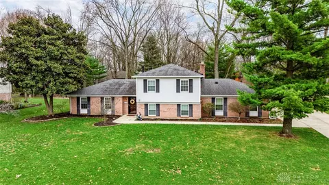 5520 Red Coach Rd, Dayton, OH 45429