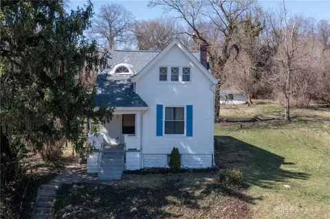 3877 Vine St, Cincinnati, OH 45217