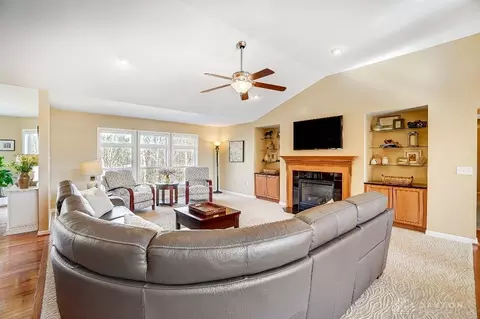 Living - 791 Ascot Dr, Maineville, OH 45039 photo 2 of 6