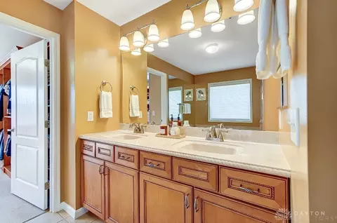 Bath - 791 Ascot Dr, Maineville, OH 45039 photo 6 of 14