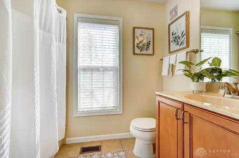 Bath - 791 Ascot Dr, Maineville, OH 45039 photo 10 of 14