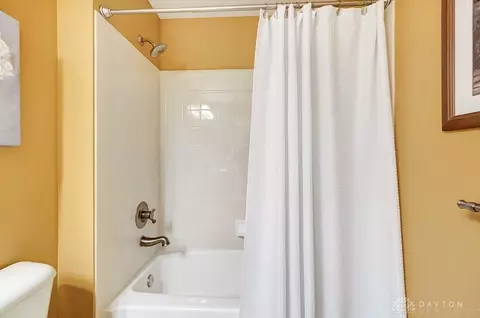 Bath - 791 Ascot Dr, Maineville, OH 45039 photo 3 of 14