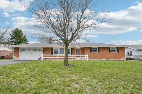 160 Kinsey Rd, Xenia, OH 45385