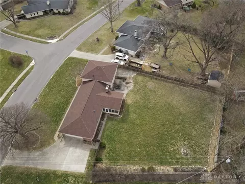 317 Blackstone Dr, Centerville, OH 45459 photo 46