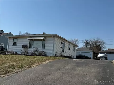 237 N Smithville Rd, Dayton, OH 45403
