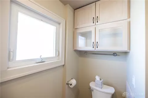 Bath - 1837 Longview Dr, Springfield, OH 45504 photo 3 of 3