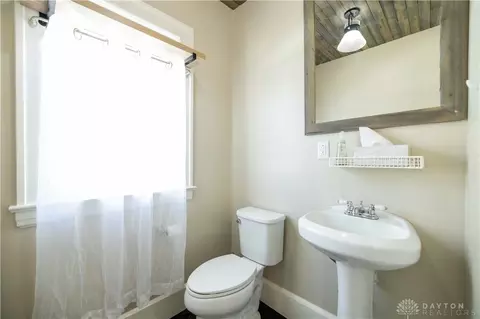 Bath - 1837 Longview Dr, Springfield, OH 45504 photo 1 of 3