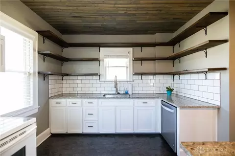 Kitchen - 1837 Longview Dr, Springfield, OH 45504 photo 1 of 4